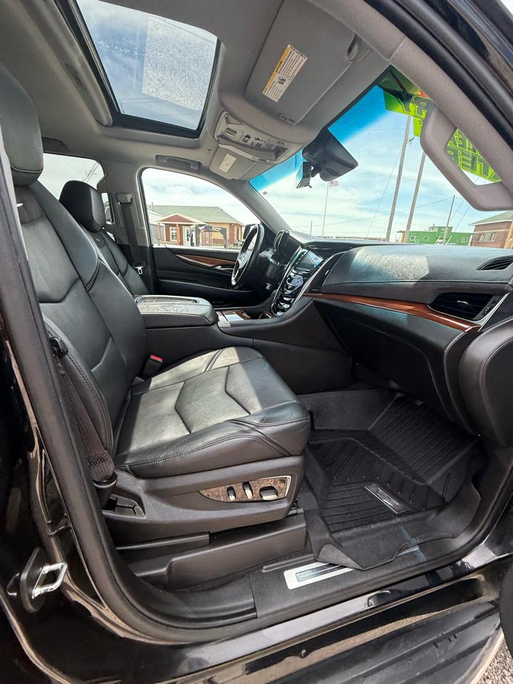 Cadillac Escalade Luxury 4WD 2017