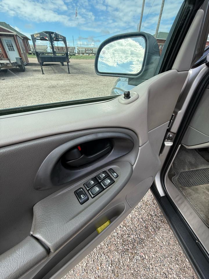 Chevrolet TrailBlazer LS 4WD 2002