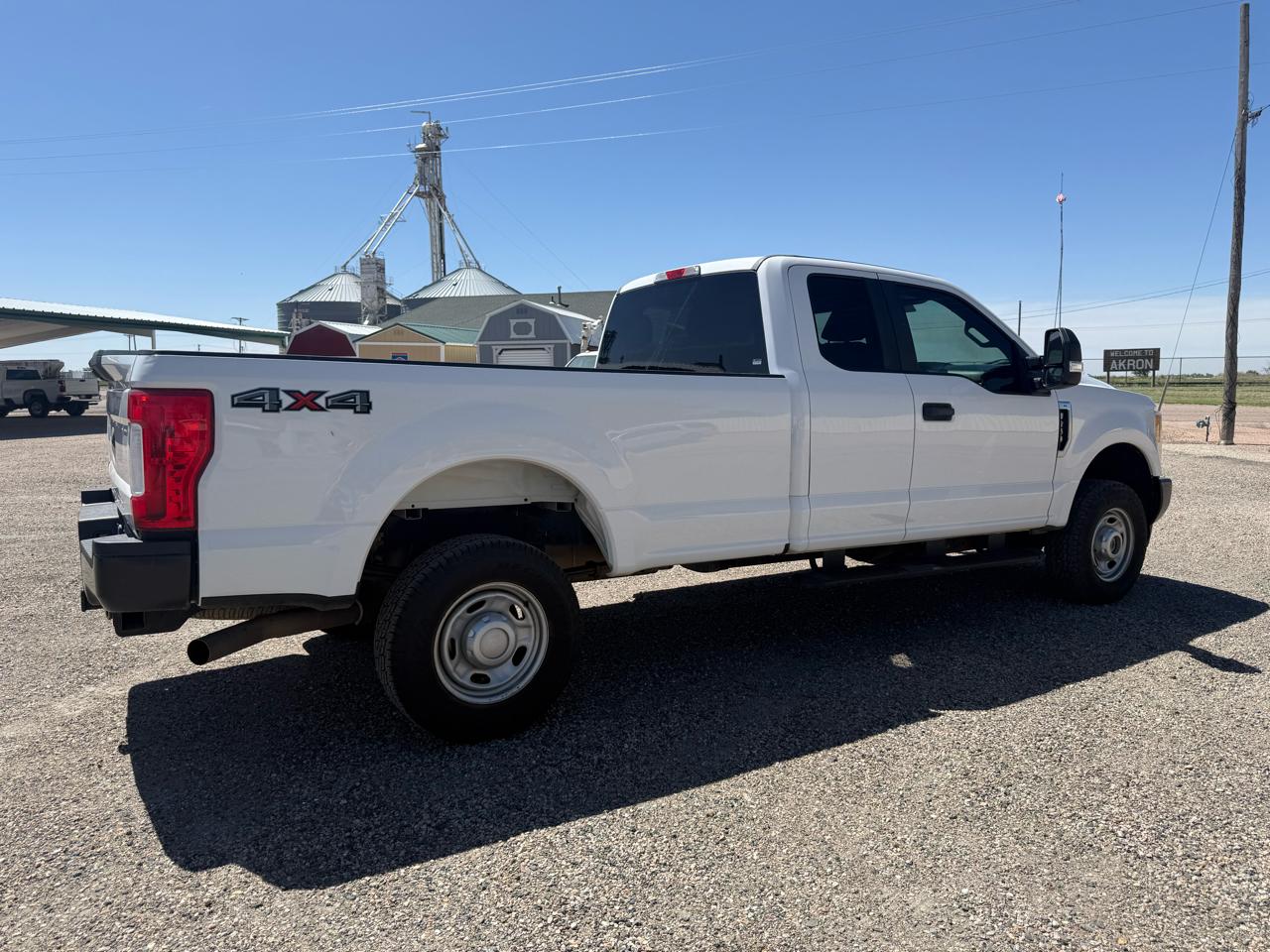 Ford F-250 SD XL SuperCab Long Bed 4WD 2017