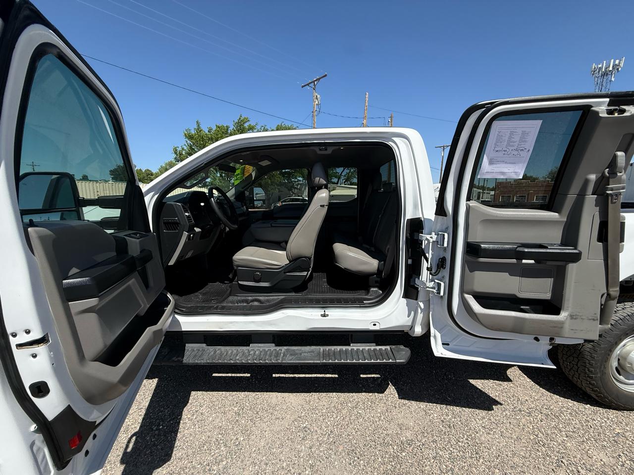 Ford F-250 SD XL SuperCab Long Bed 4WD 2017