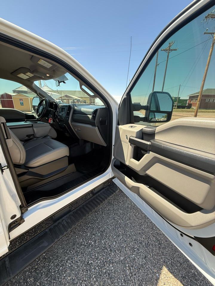 Ford F-250 SD XL SuperCab Long Bed 4WD 2017