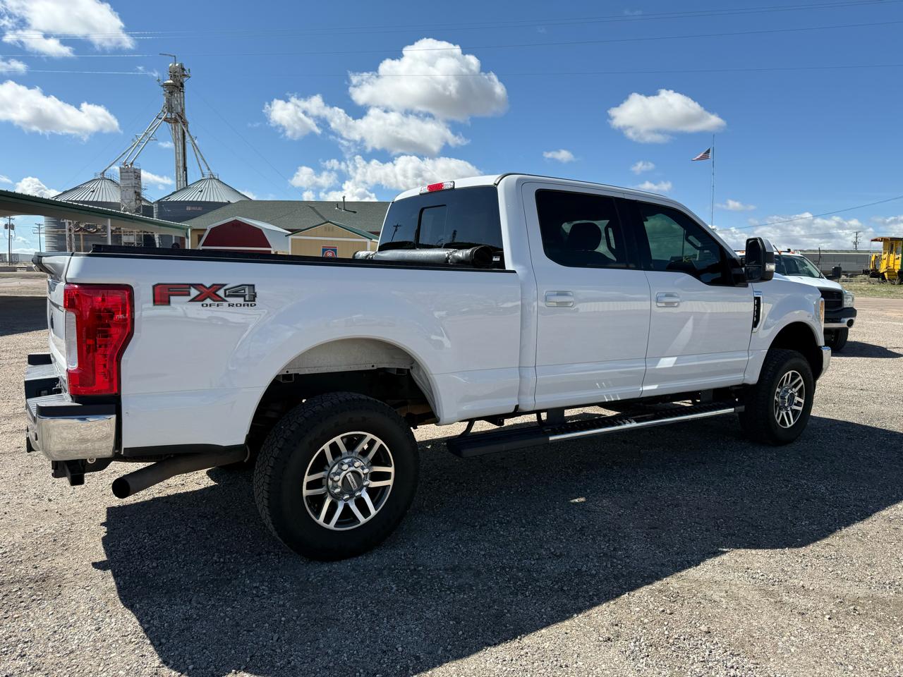 Ford F-350 SD Lariat Crew Cab Short Bed 4WD 2017
