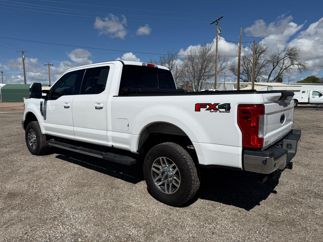 Ford F-350 SD Lariat Crew Cab Short Bed 4WD 2017
