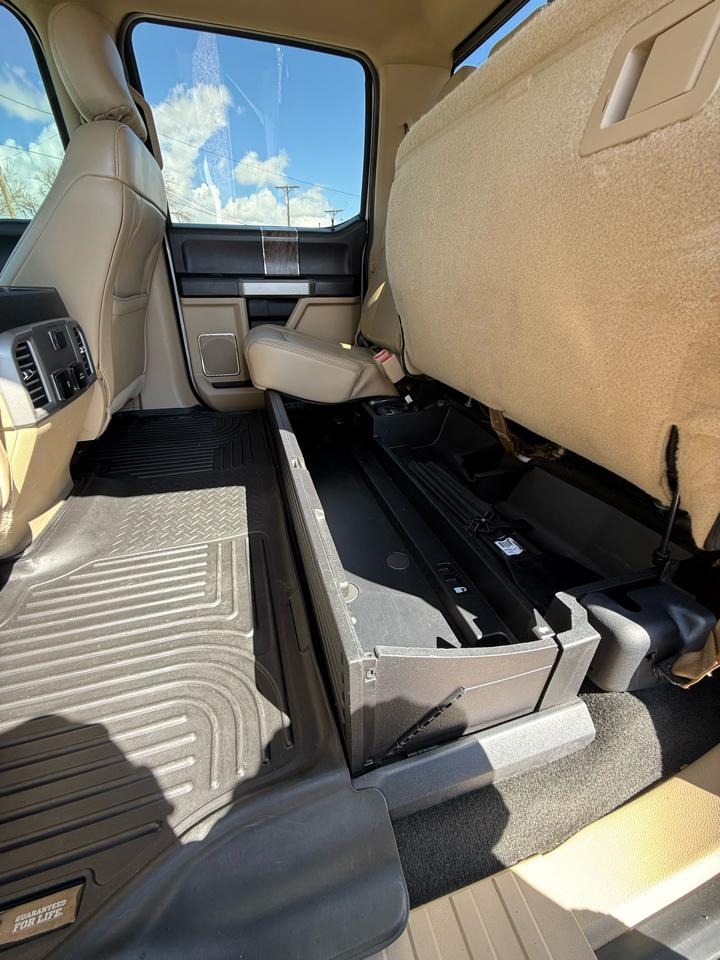 Ford F-350 SD Lariat Crew Cab Short Bed 4WD 2017