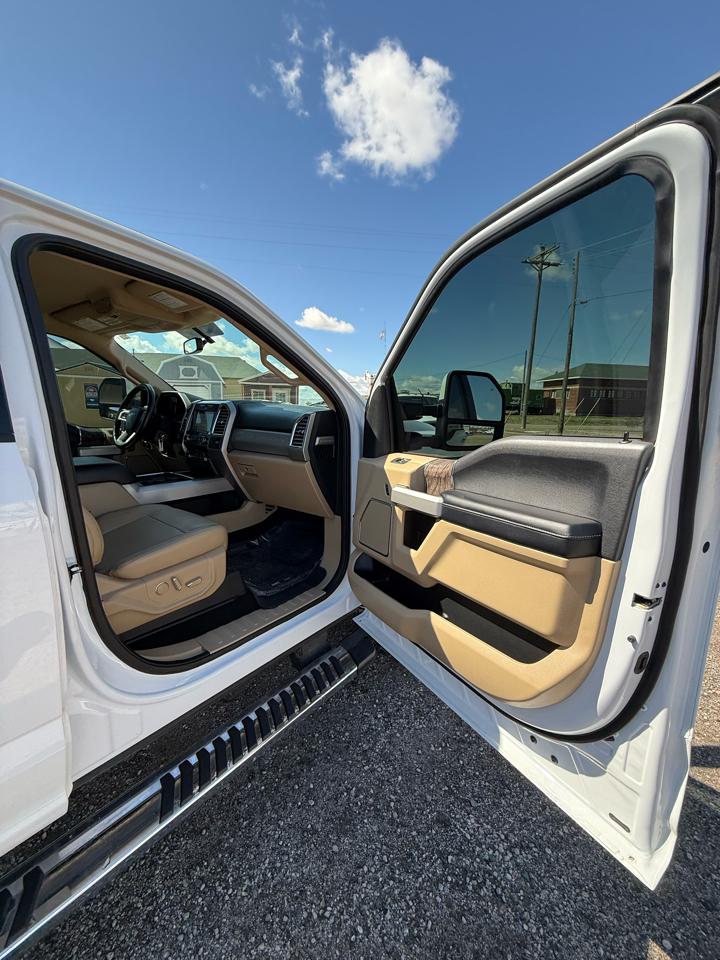 Ford F-350 SD Lariat Crew Cab Short Bed 4WD 2017