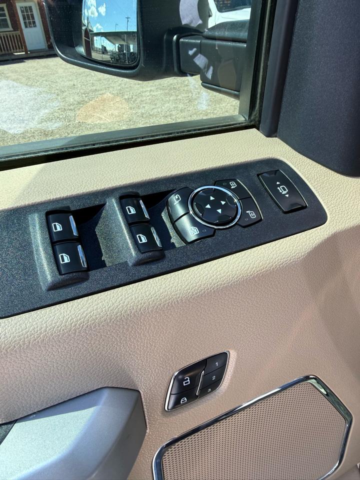 Ford F-350 SD Lariat Crew Cab Short Bed 4WD 2017