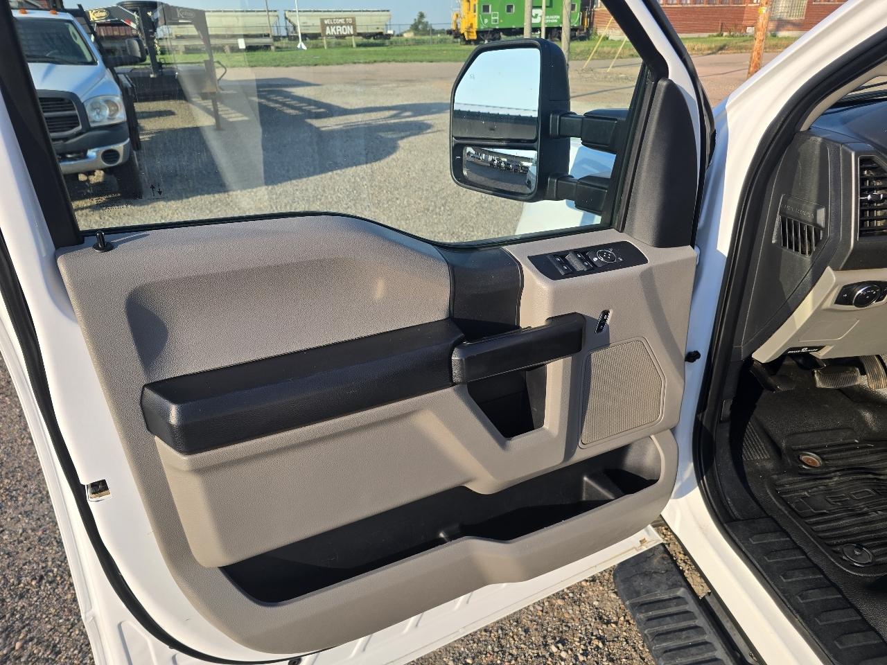Ford F-350 SD XL Crew Cab Long Bed 4WD 2020