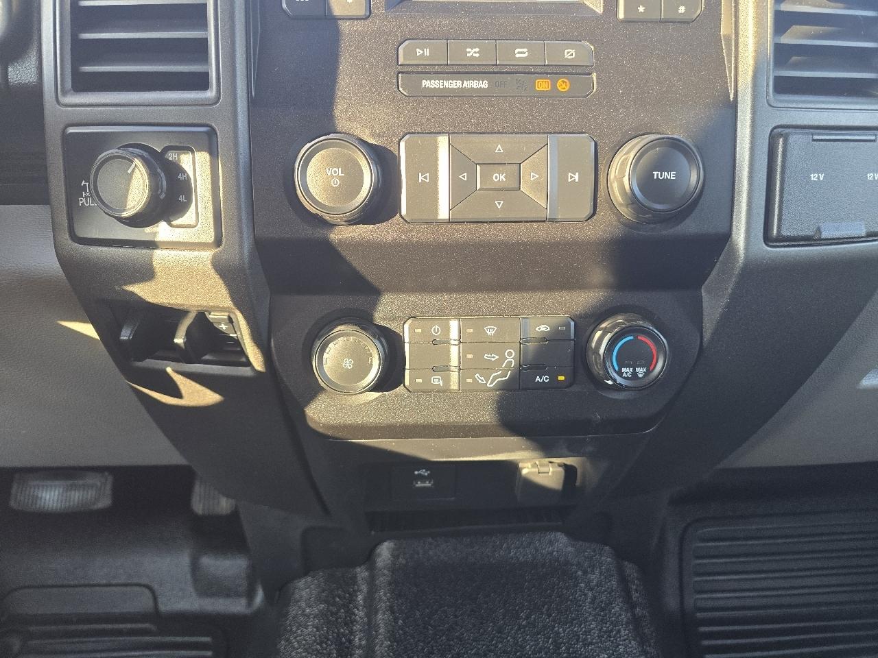 Ford F-350 SD XL Crew Cab Long Bed 4WD 2020