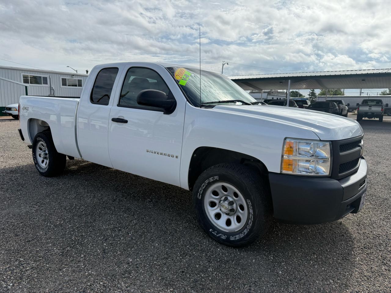 Chevrolet Silverado 1500 Work Truck Ext. Cab Short Bed 4WD 2009