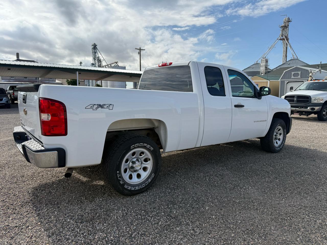 Chevrolet Silverado 1500 Work Truck Ext. Cab Short Bed 4WD 2009