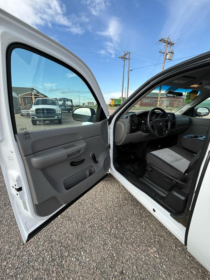 Chevrolet Silverado 1500 Work Truck Ext. Cab Short Bed 4WD 2009