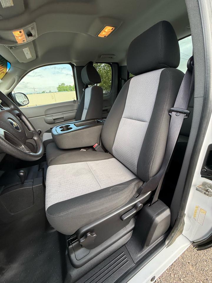 Chevrolet Silverado 1500 Work Truck Ext. Cab Short Bed 4WD 2009