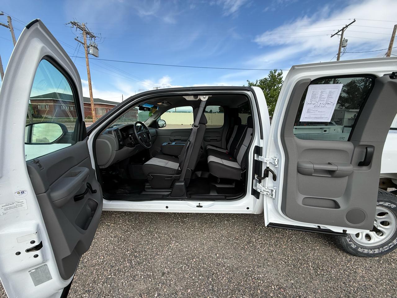 Chevrolet Silverado 1500 Work Truck Ext. Cab Short Bed 4WD 2009