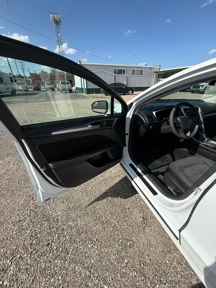Ford Fusion SE 2016