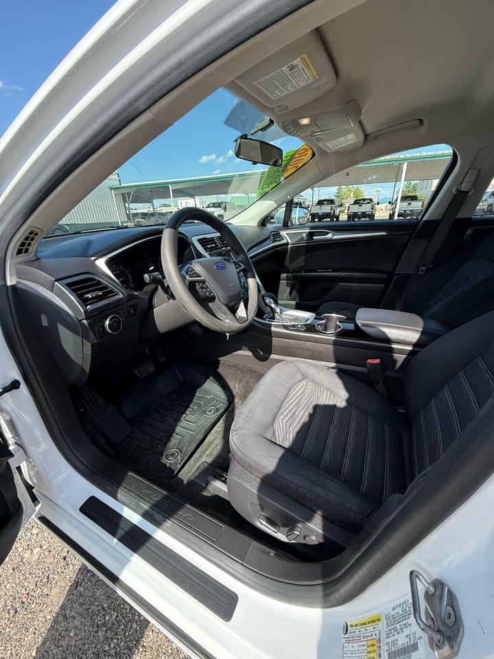 Ford Fusion SE 2016