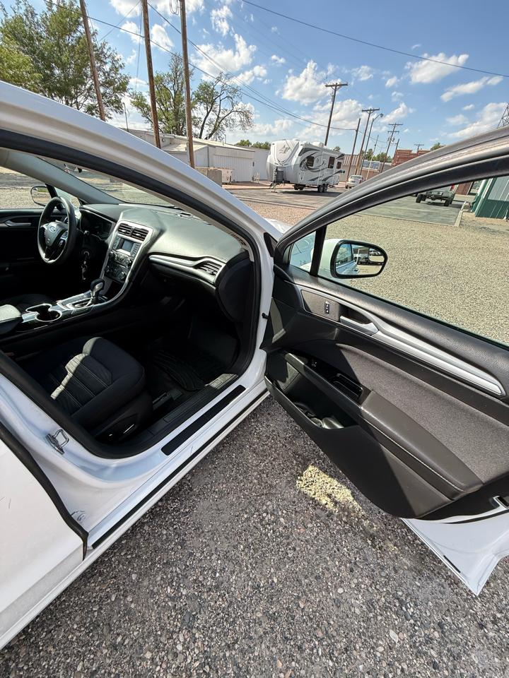 Ford Fusion SE 2016