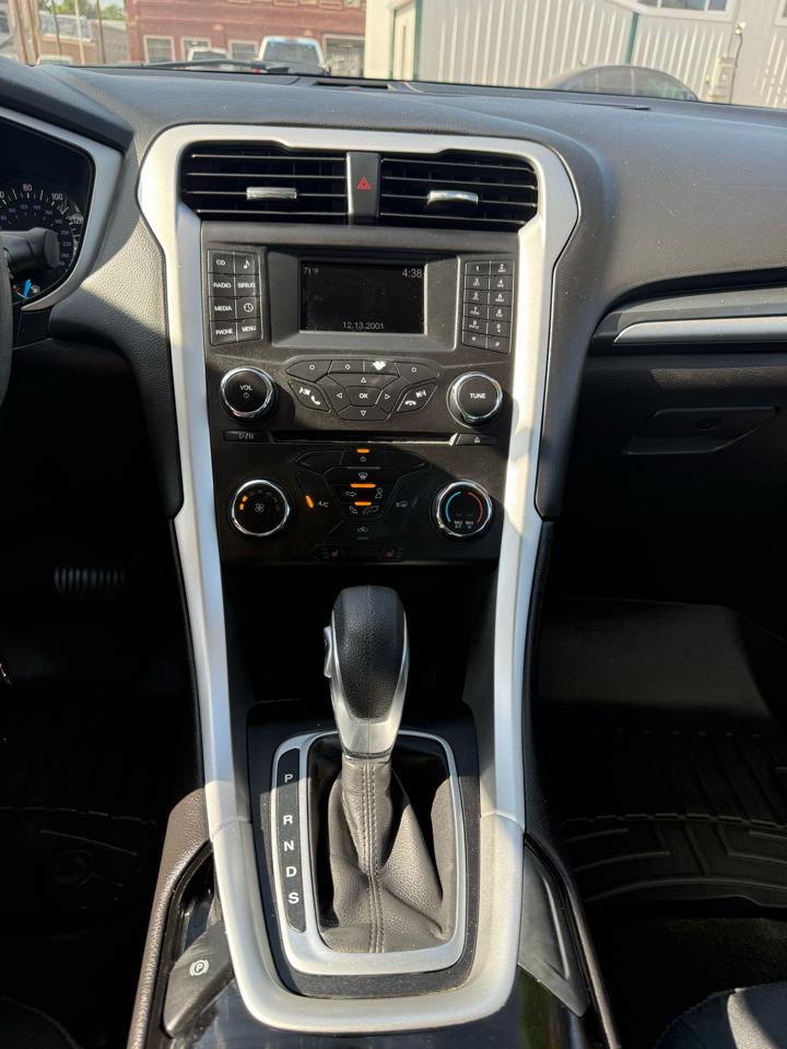 Ford Fusion SE 2016