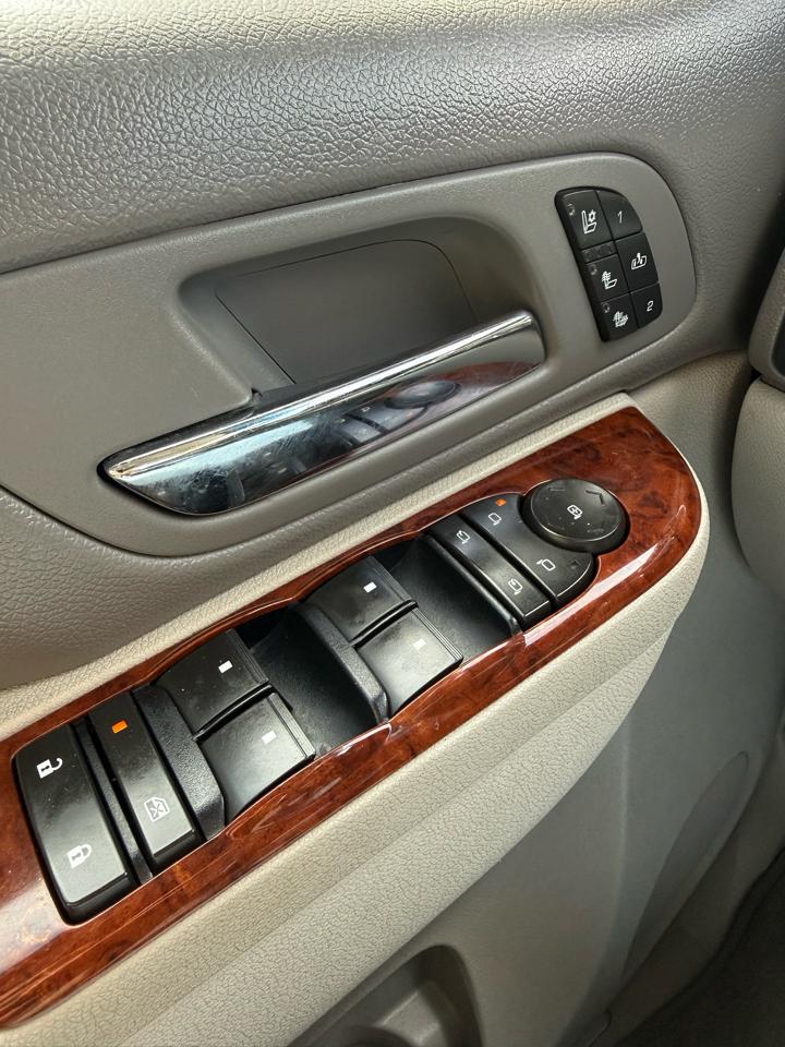 Chevrolet Tahoe LTZ 4WD 2010