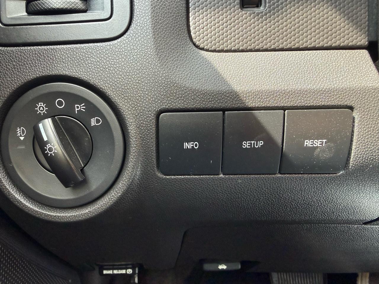 Ford Escape XLT 4WD 2011