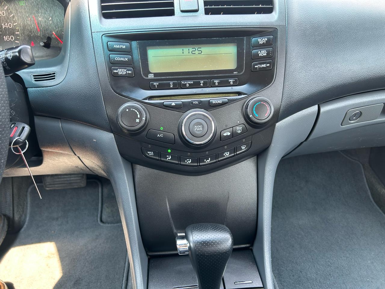 Honda Accord LX sedan AT 2005