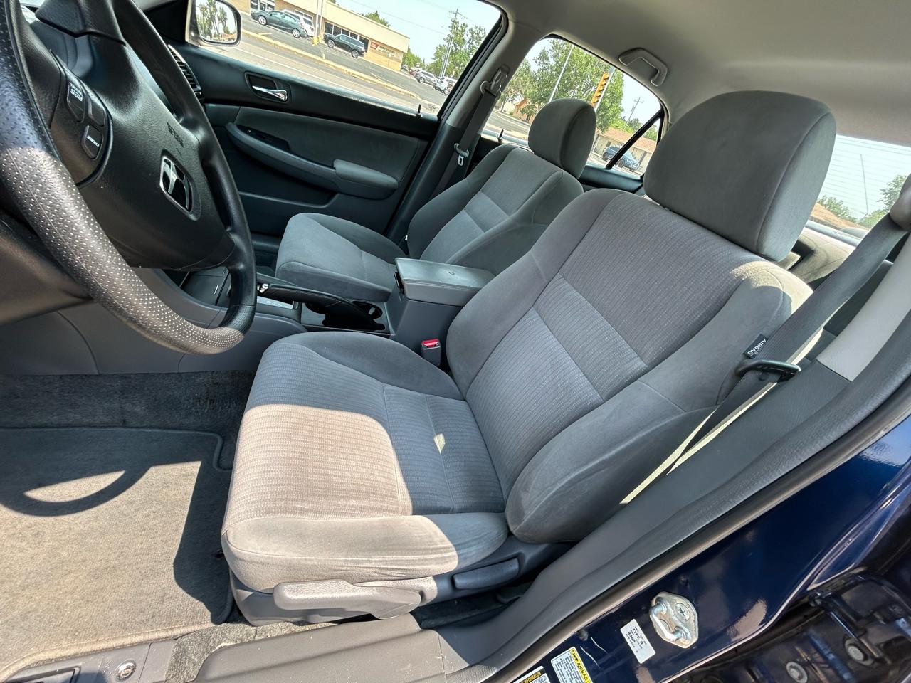 Honda Accord LX sedan AT 2005