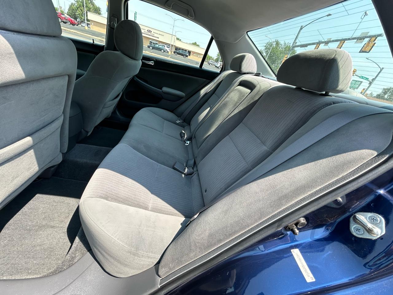 Honda Accord LX sedan AT 2005