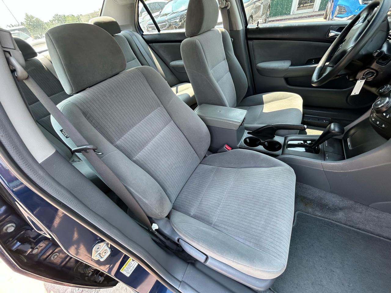 Honda Accord LX sedan AT 2005