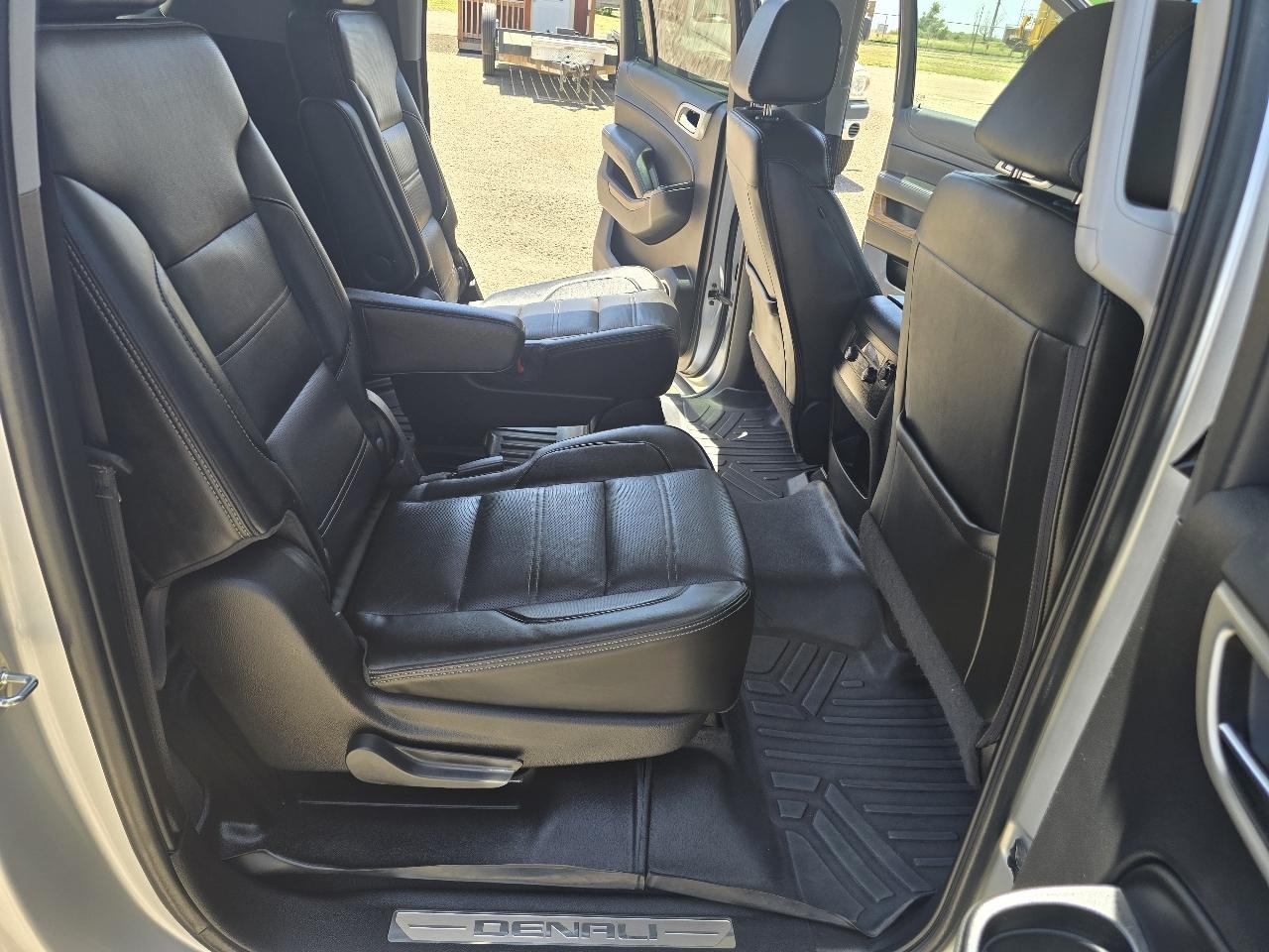 GMC Yukon XL Denali 4WD 2020