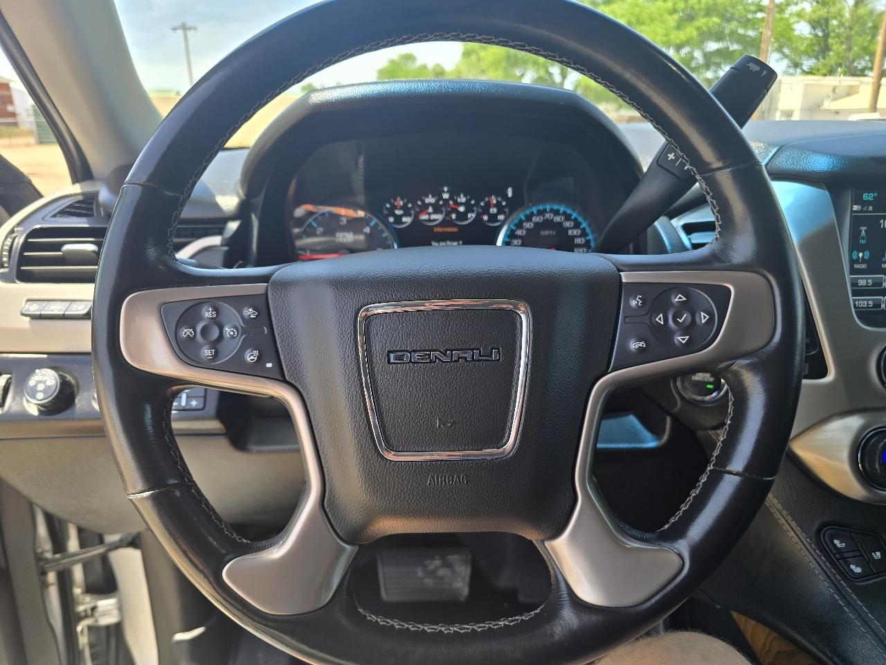 GMC Yukon XL Denali 4WD 2020