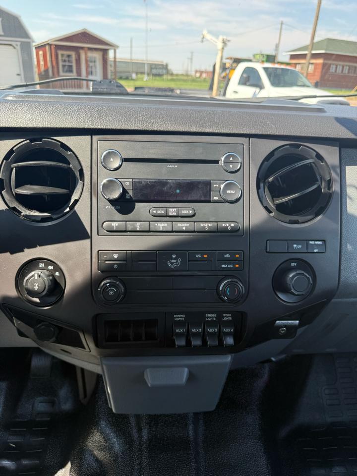 Ford F-250 SD XL SuperCab 4WD 2013