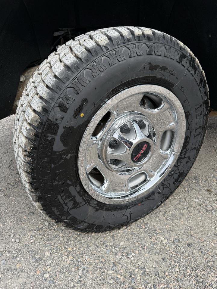 GMC Sierra 2500HD Crew Cab Short Bed 4WD 2017
