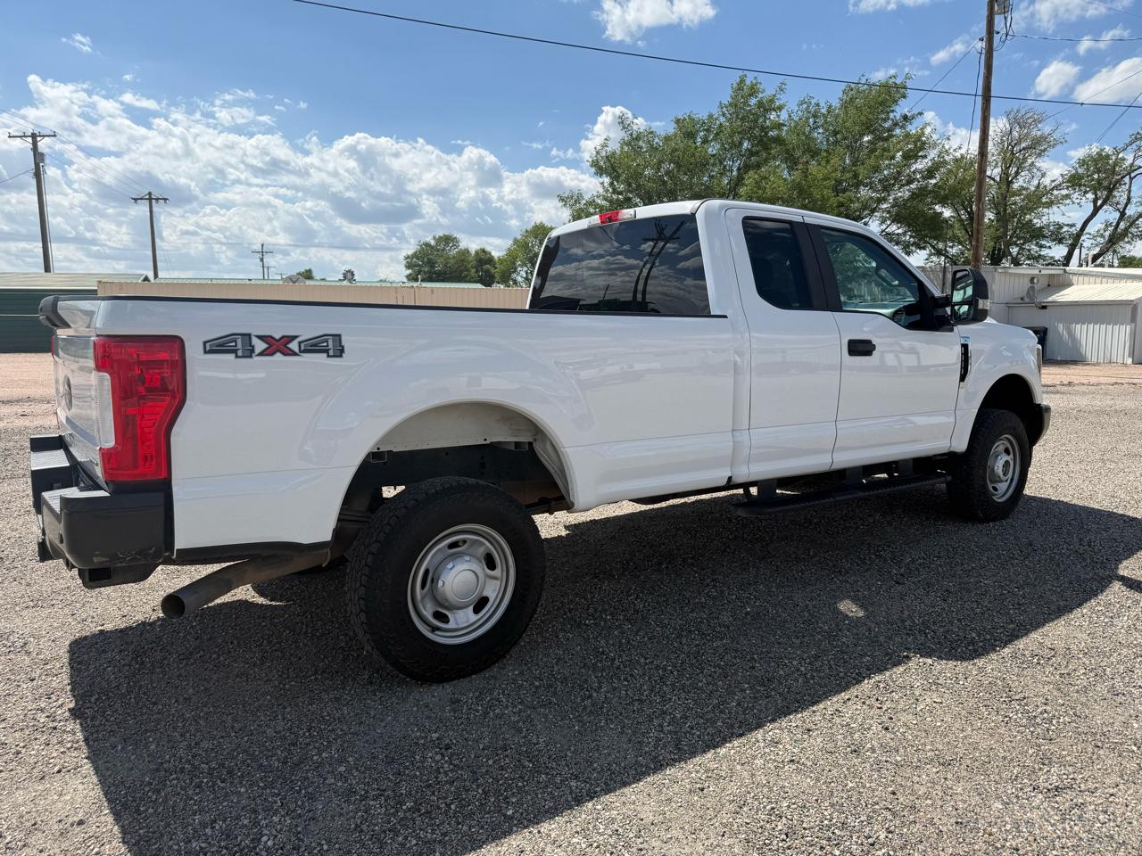 Ford F-250 SD XL SuperCab 4WD 2019