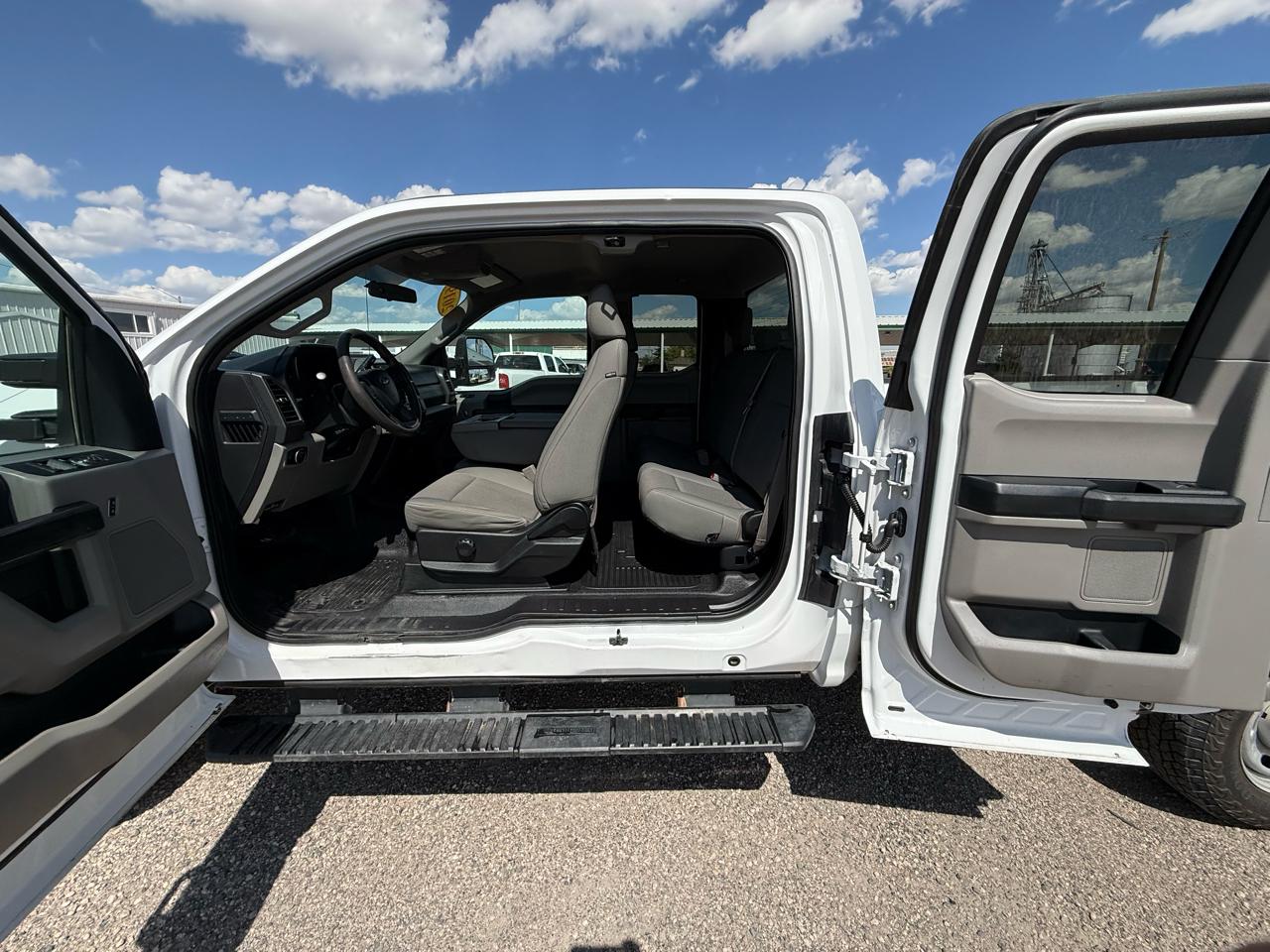 Ford F-250 SD XL SuperCab 4WD 2019