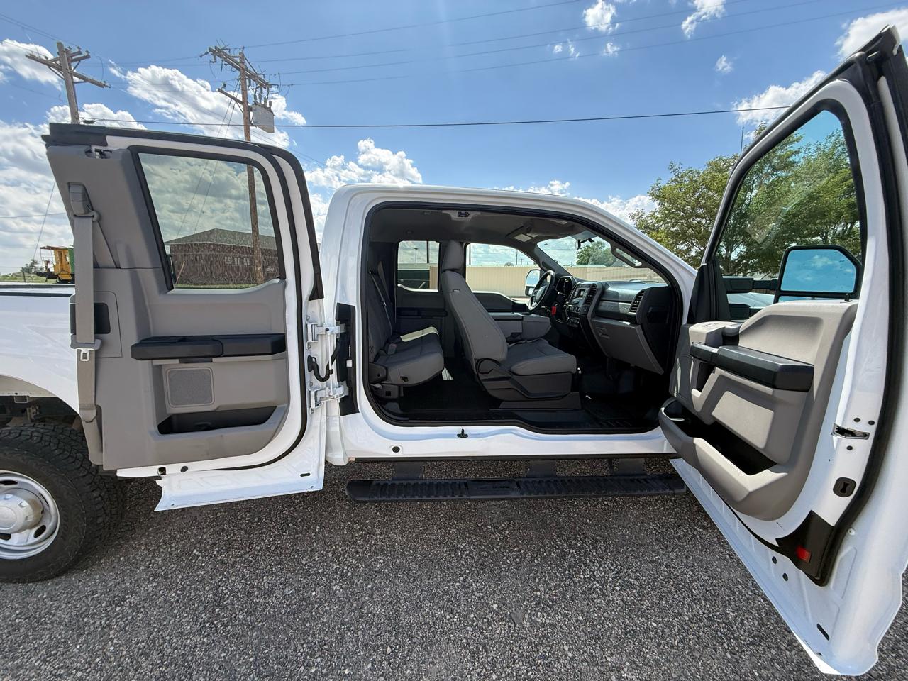 Ford F-250 SD XL SuperCab 4WD 2019