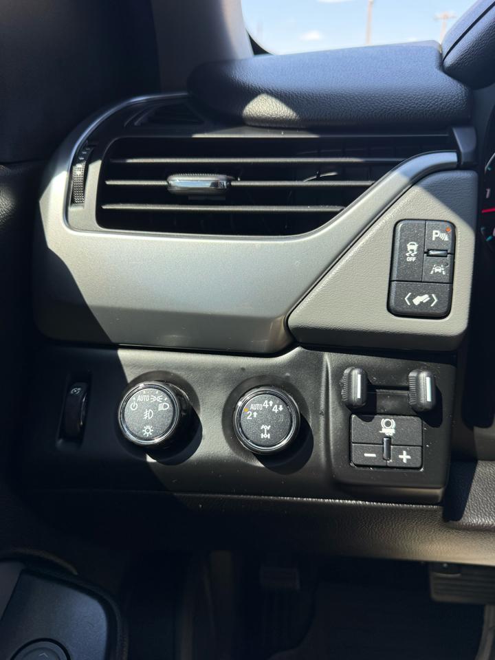 Chevrolet Suburban LT 4WD 2018
