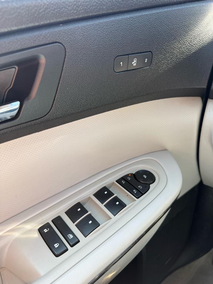 GMC Acadia Denali AWD 2012