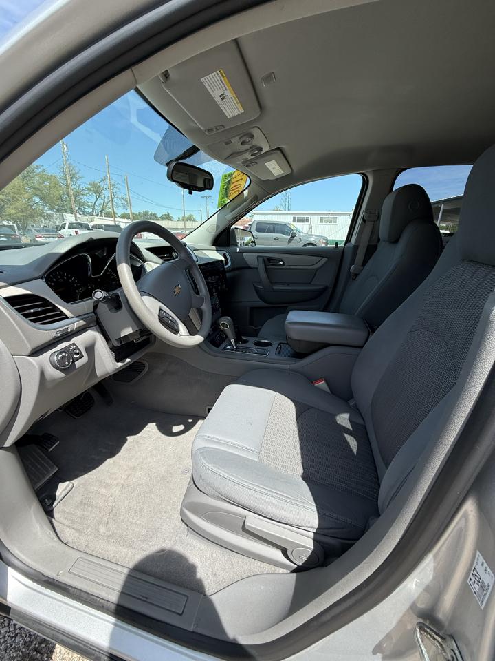 Chevrolet Traverse LS FWD w/PDC 2017
