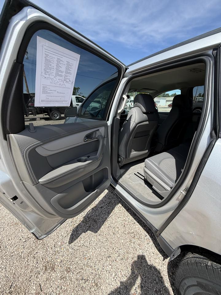 Chevrolet Traverse LS FWD w/PDC 2017