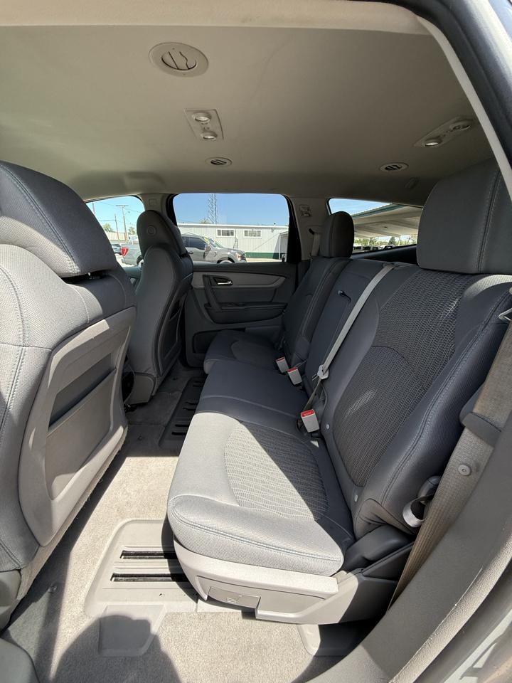 Chevrolet Traverse LS FWD w/PDC 2017