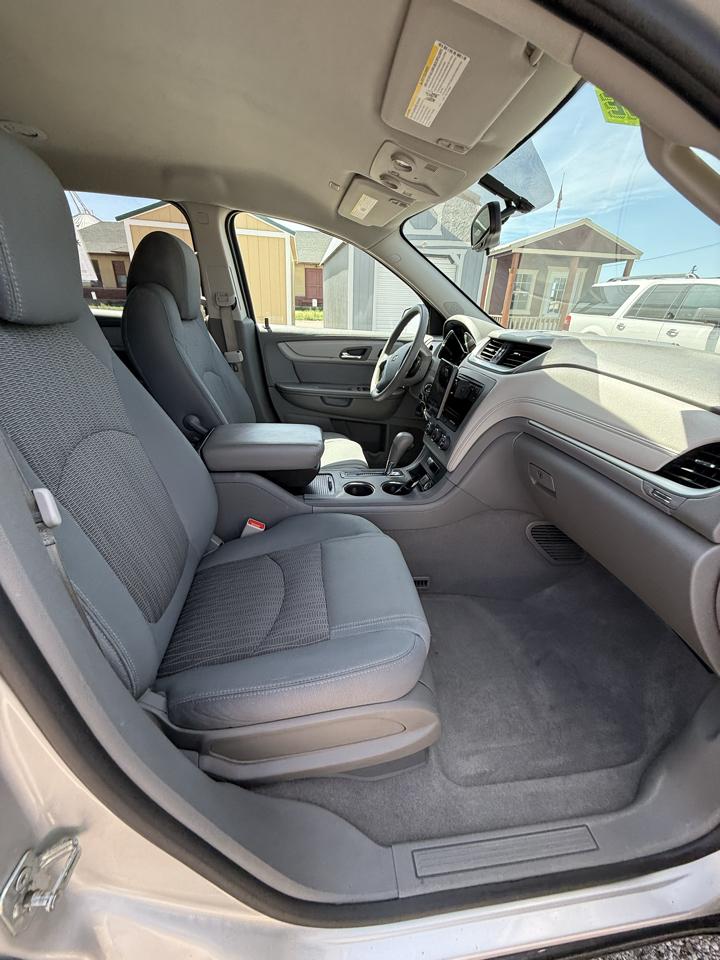 Chevrolet Traverse LS FWD w/PDC 2017