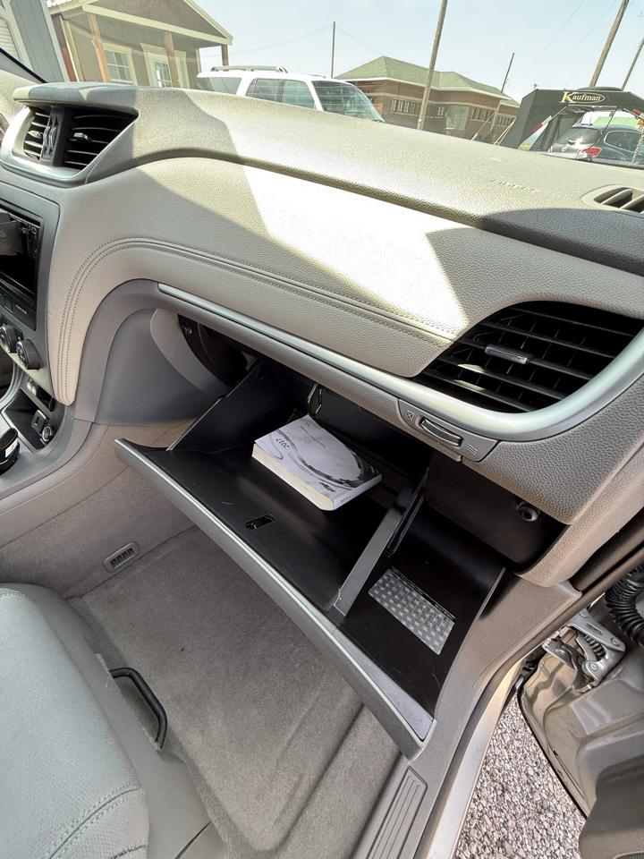 Chevrolet Traverse LS FWD w/PDC 2017