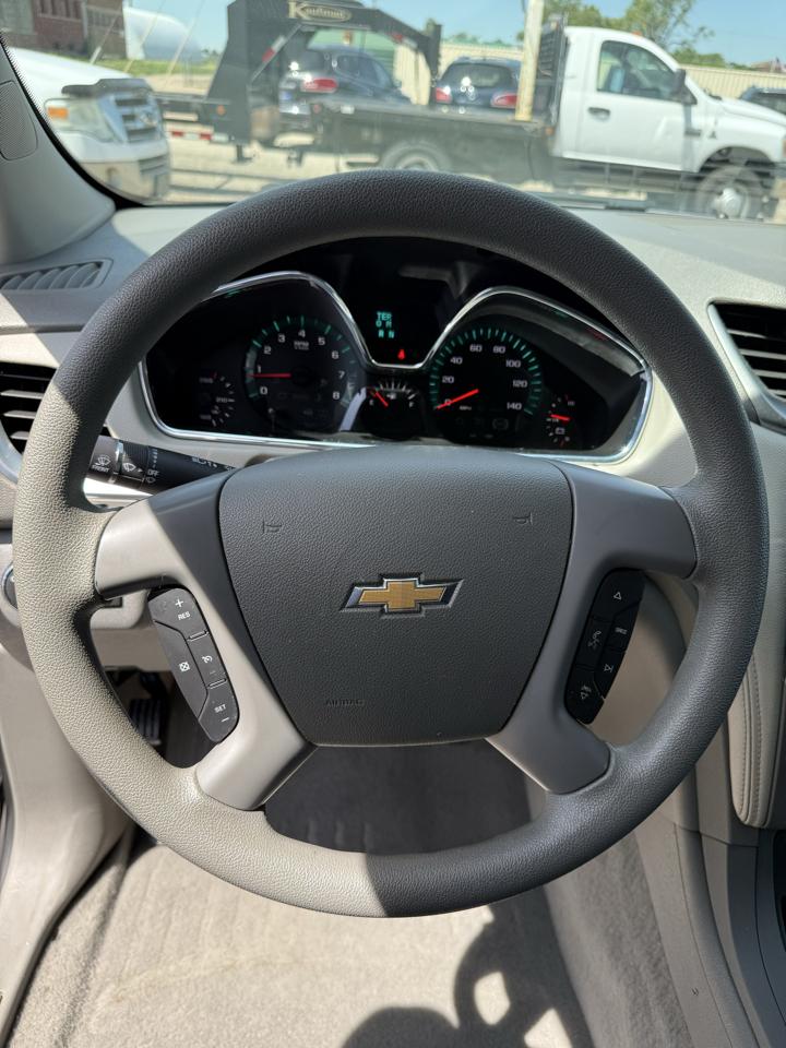 Chevrolet Traverse LS FWD w/PDC 2017