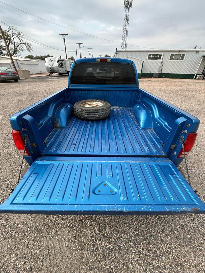 Dodge Dakota Quad Cab 2WD 2001