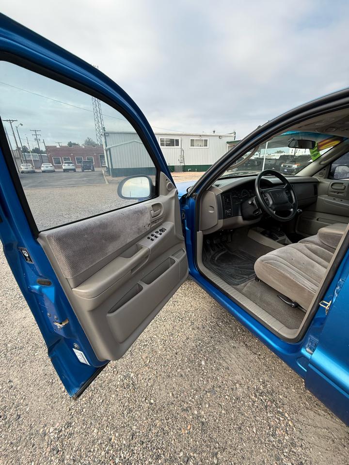 Dodge Dakota Quad Cab 2WD 2001