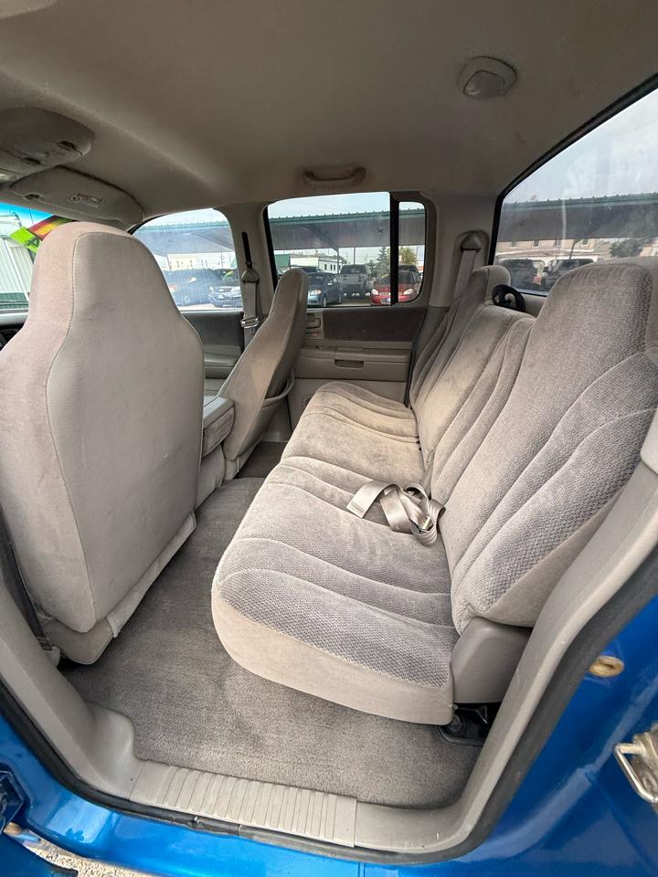 Dodge Dakota Quad Cab 2WD 2001
