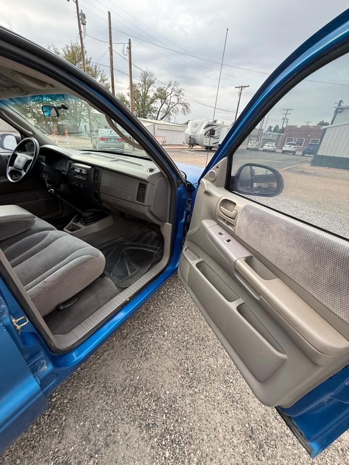 Dodge Dakota Quad Cab 2WD 2001
