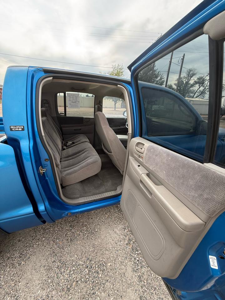 Dodge Dakota Quad Cab 2WD 2001