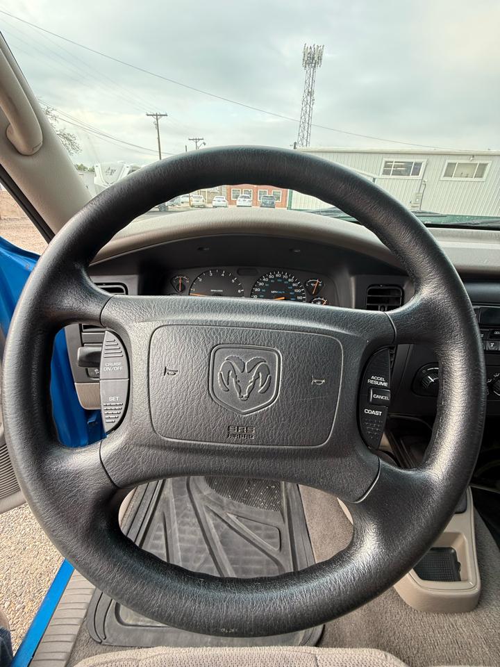 Dodge Dakota Quad Cab 2WD 2001