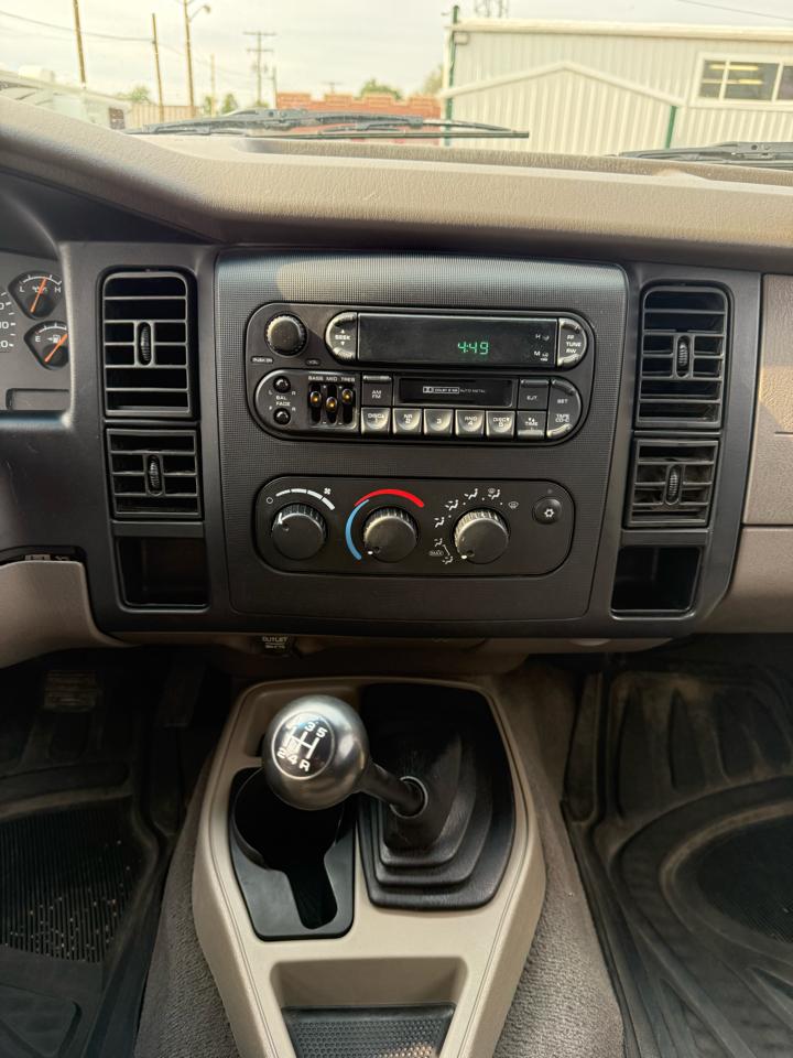 Dodge Dakota Quad Cab 2WD 2001