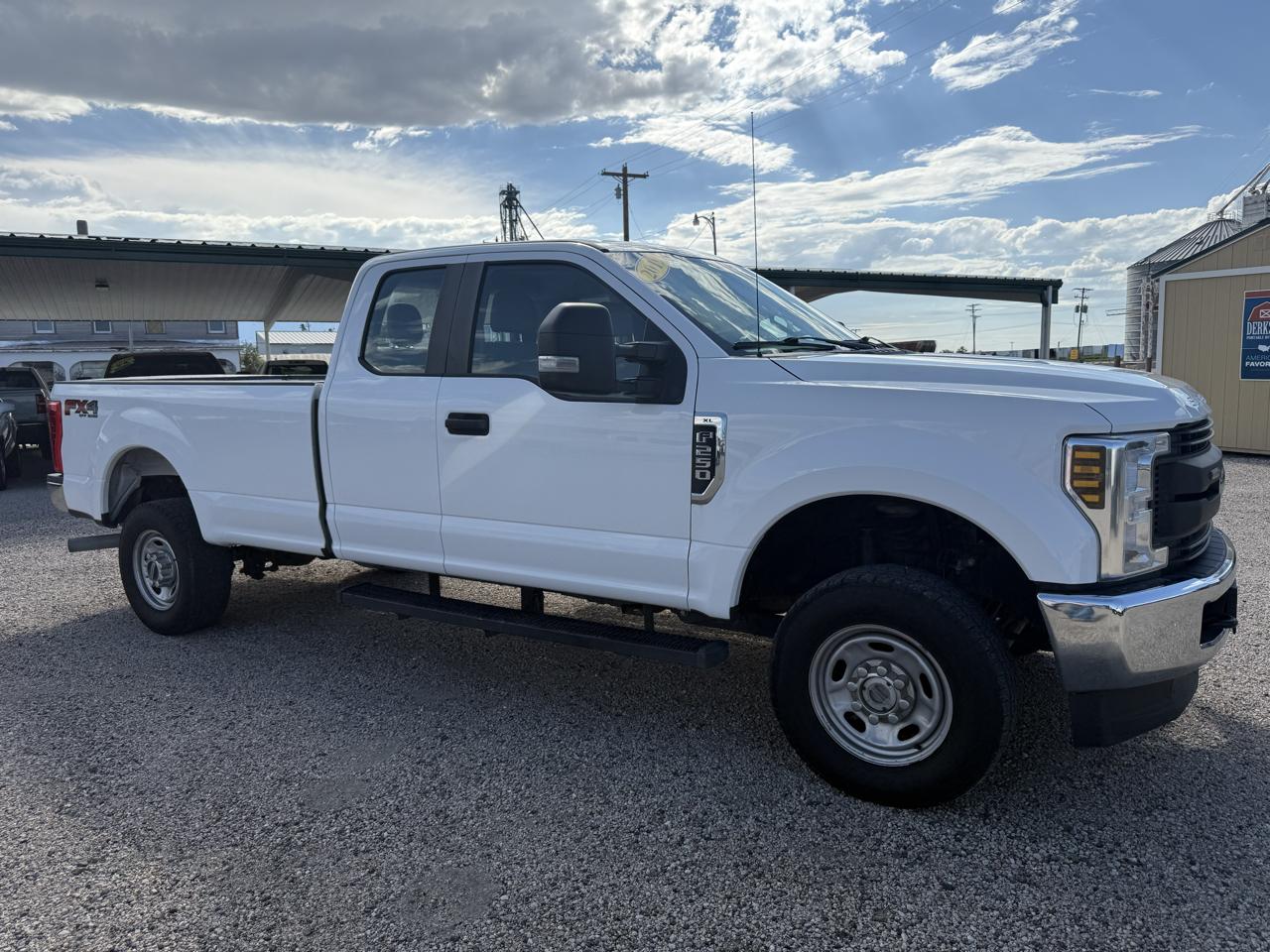 Ford F-250 SD XL SuperCab Long Bed 4WD 2019